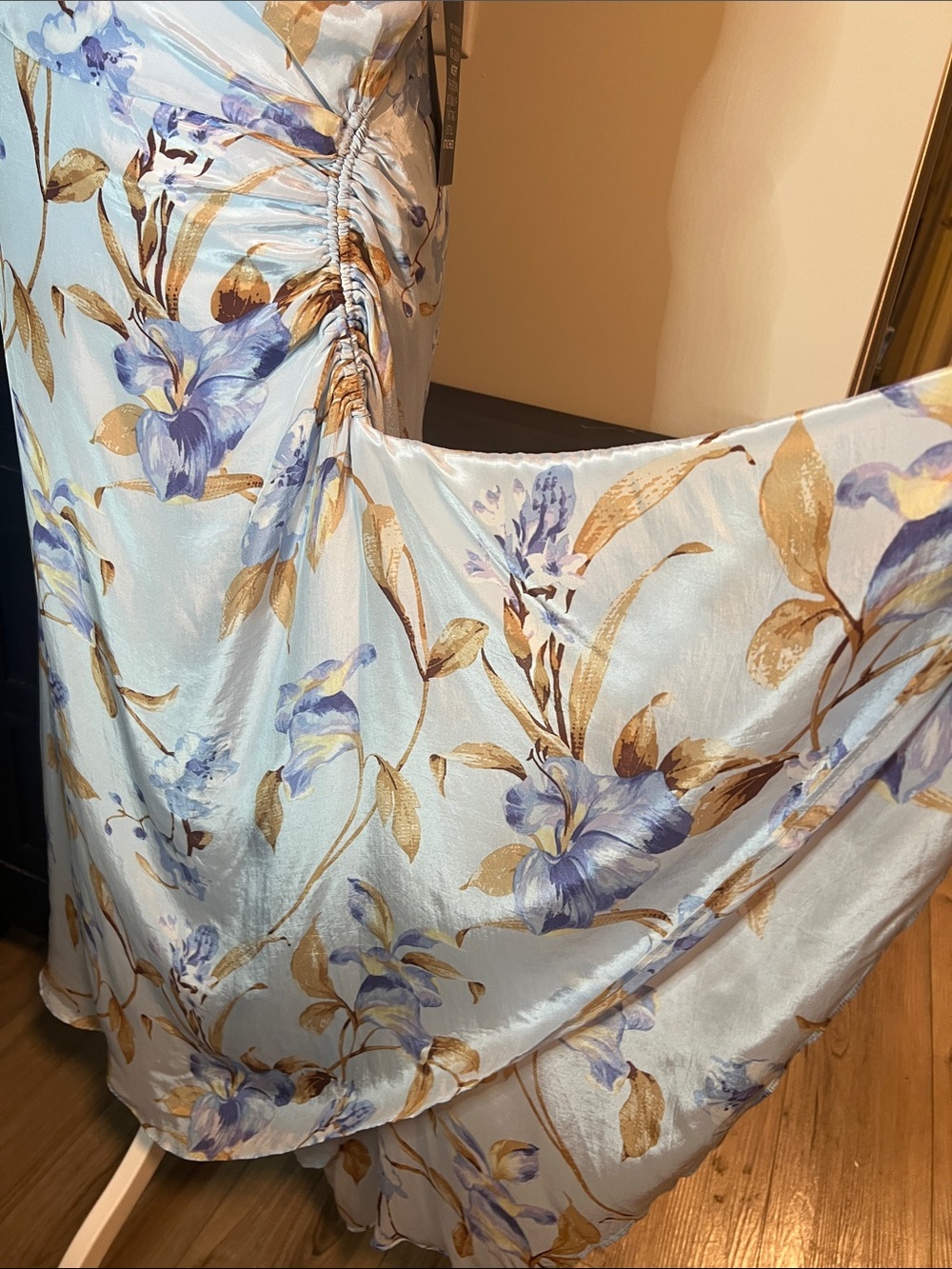 WHBM Cowl Neck Ruched Midi Dress Floral in Light Blue Size 6 - Picture 10 of 17